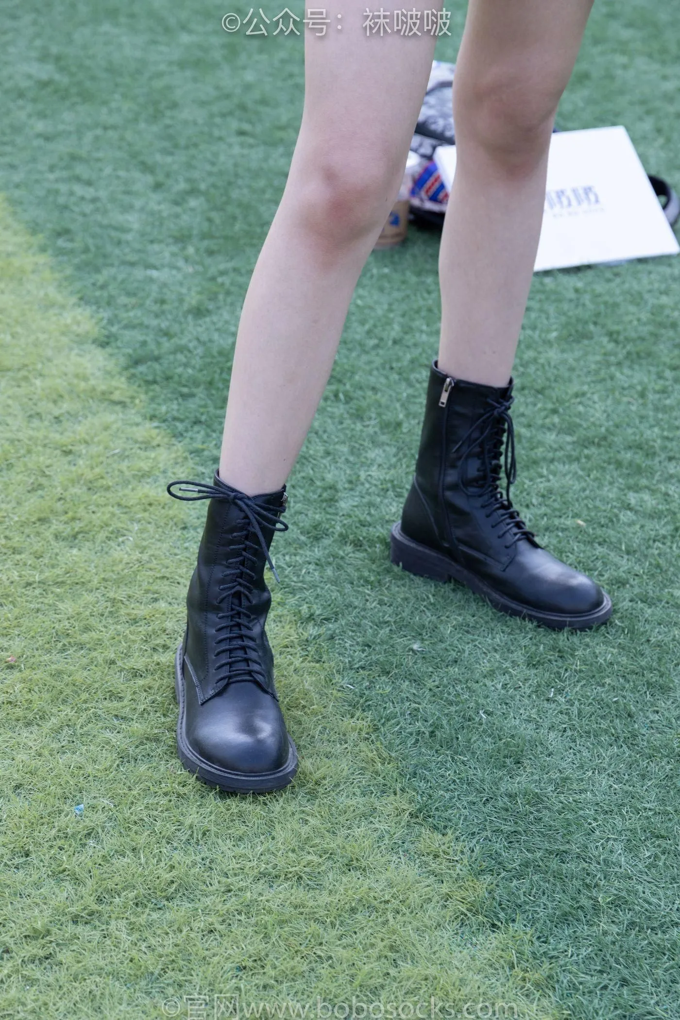 [BoBoSocks袜啵啵]NO.010 小甜豆-马丁靴、白色短棉袜、裸足 [117P]插图5